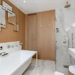 בית נופש Maison Labruyere - Serviced Mansion Saint Germain *