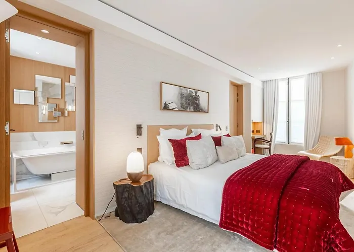 Ferienhaus Maison Labruyere - Serviced Mansion Saint Germain Paris